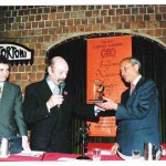 Horacio Ferrer- Recibiendo premio de la Academia Nacional del Tango-1997